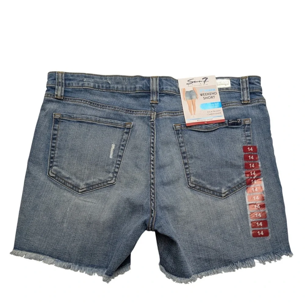 NWT Seven7 Weekend Short Womens 14 Blue Medium Wash Frayed Raw Hem Distressed
